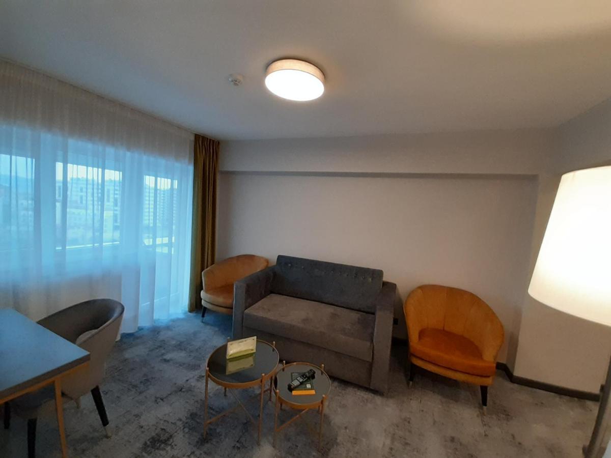 Hotel Univers Cluj-Napoca Ngoại thất bức ảnh