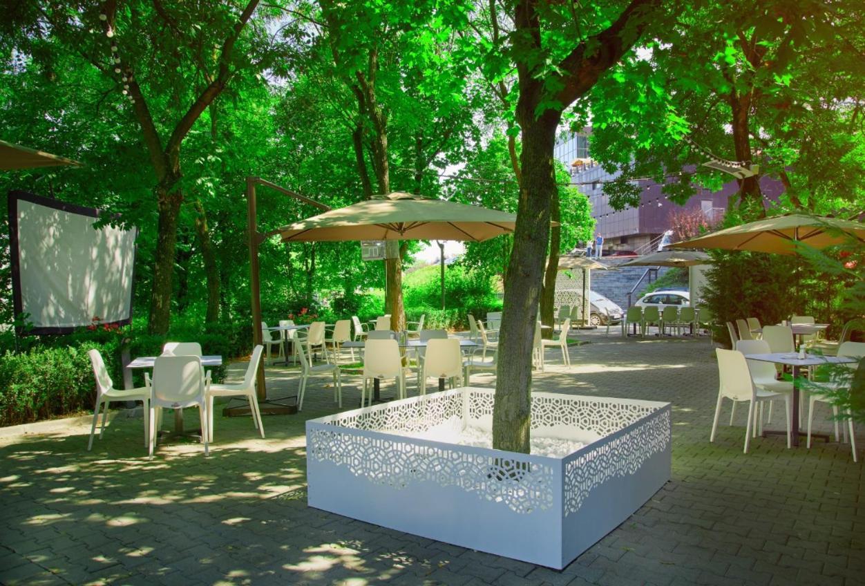 Hotel Univers Cluj-Napoca Ngoại thất bức ảnh