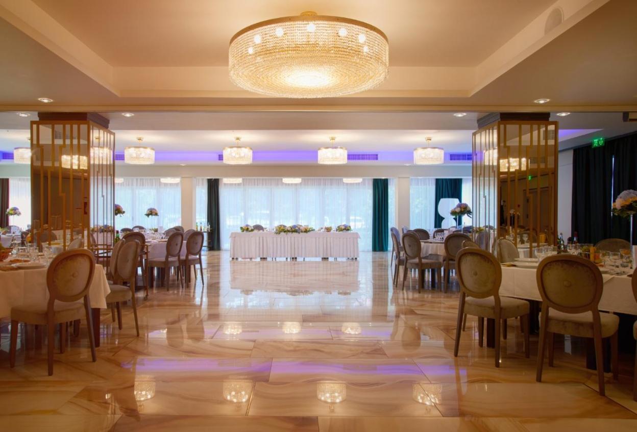 Hotel Univers Cluj-Napoca Ngoại thất bức ảnh