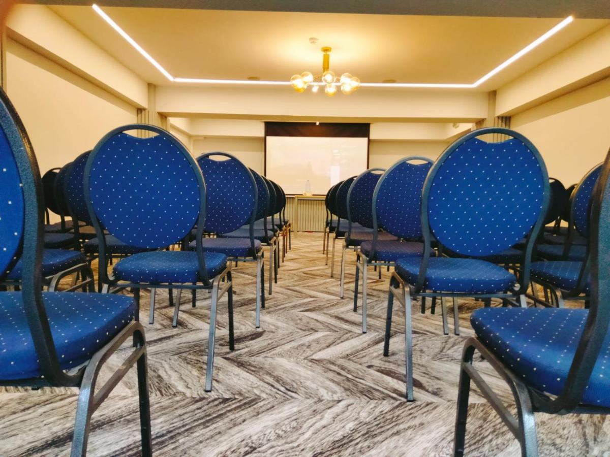 Hotel Univers Cluj-Napoca Ngoại thất bức ảnh
