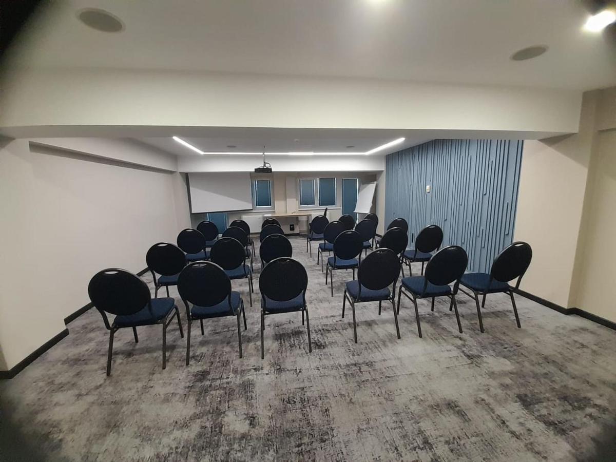 Hotel Univers Cluj-Napoca Ngoại thất bức ảnh