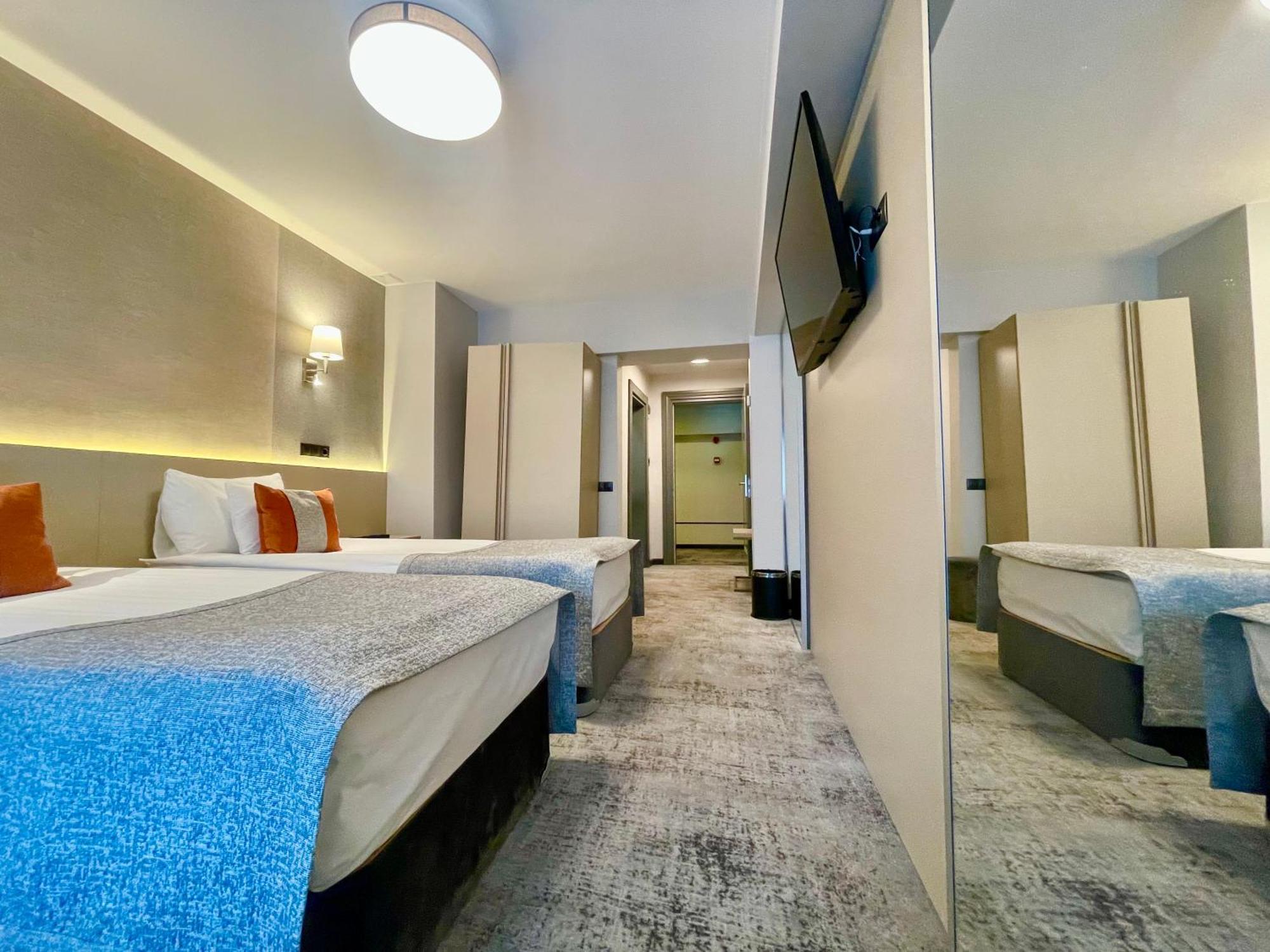 Hotel Univers Cluj-Napoca Ngoại thất bức ảnh