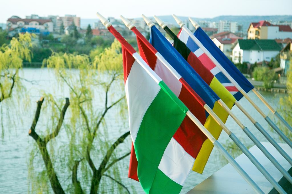 Hotel Univers Cluj-Napoca Ngoại thất bức ảnh