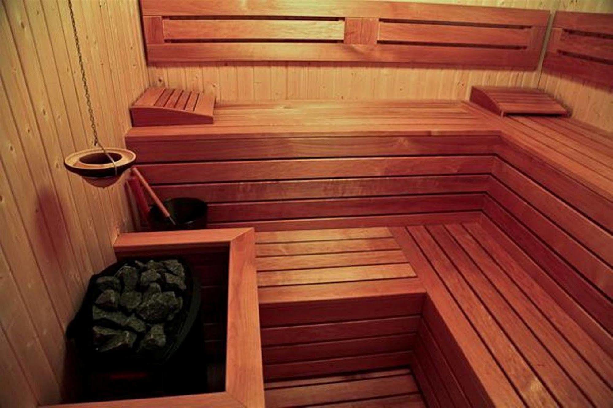 Hotel Univers Cluj-Napoca Ngoại thất bức ảnh